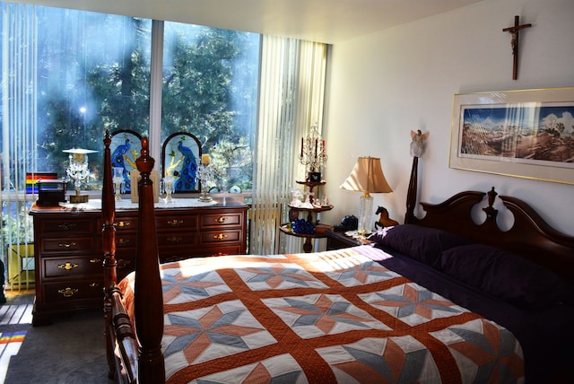 view of carpeted bedroom
