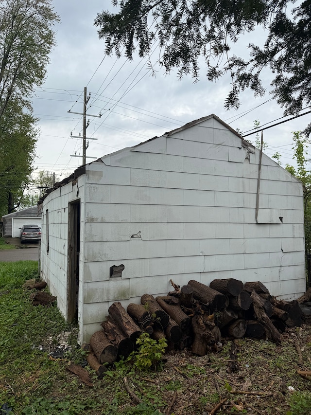 view of outdoor structure