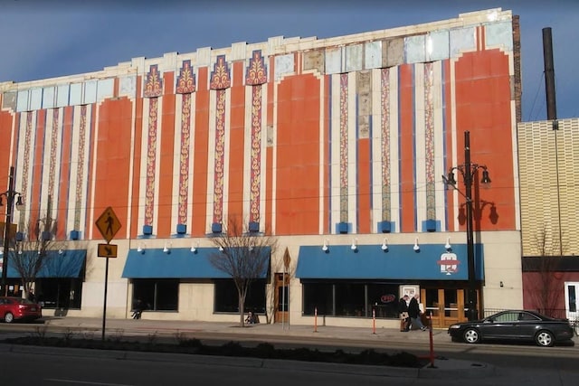 view of building exterior