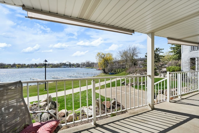 3553 Port Cove Dr Unit 37, Waterford, MI 48328 - balcony with a water view