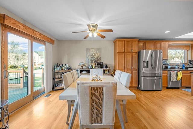 dining space with recessed lighting, ceiling fan, visible vents, and light wood-type flooring