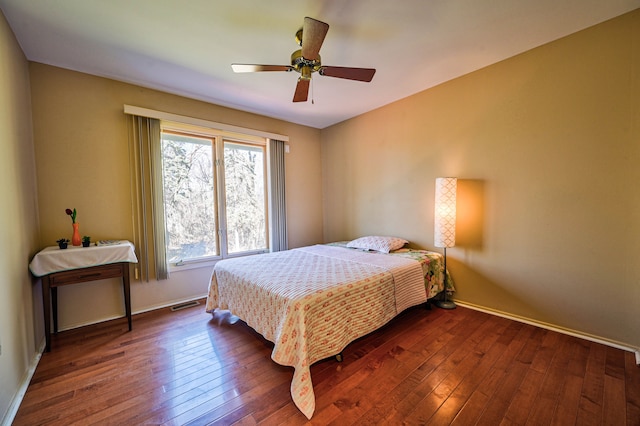 3052 Westman Ct, Bloomfield Hills, MI 48304 - bedroom featuring hardwood / wood-style floors, baseboards, and ceiling fan