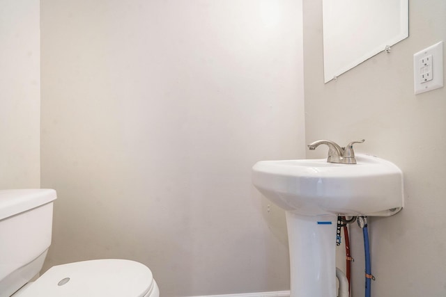 1511 Lake Ave, Portage, MI 49002 - half bathroom with toilet