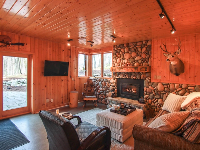 11610 Mountain Woods Dr, Thompsonville, MI 49683 - photo 32