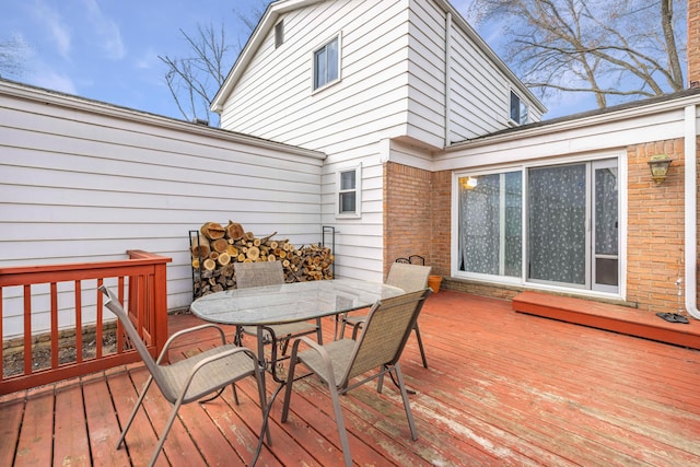 29772 Brentwood St, Southfield, MI 48076 - deck with outdoor dining area