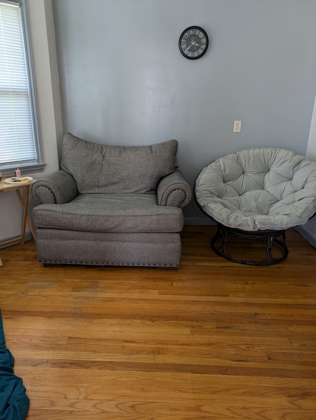 7661 Penrod St, Detroit, MI 48228 - living area featuring light wood finished floors