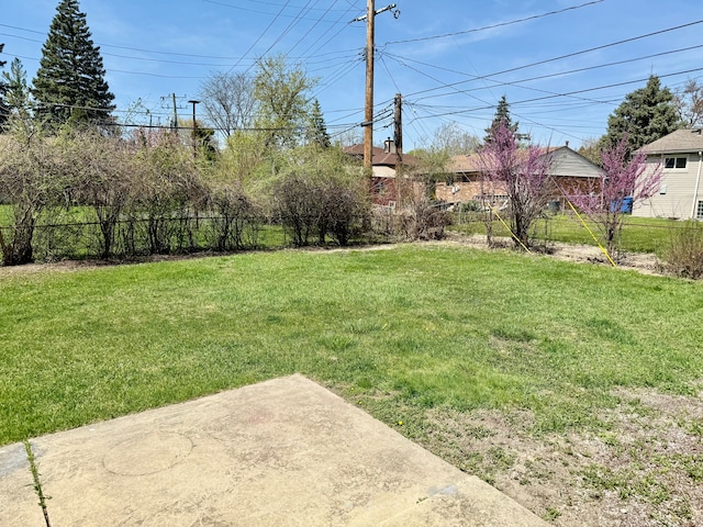 view of yard featuring fence