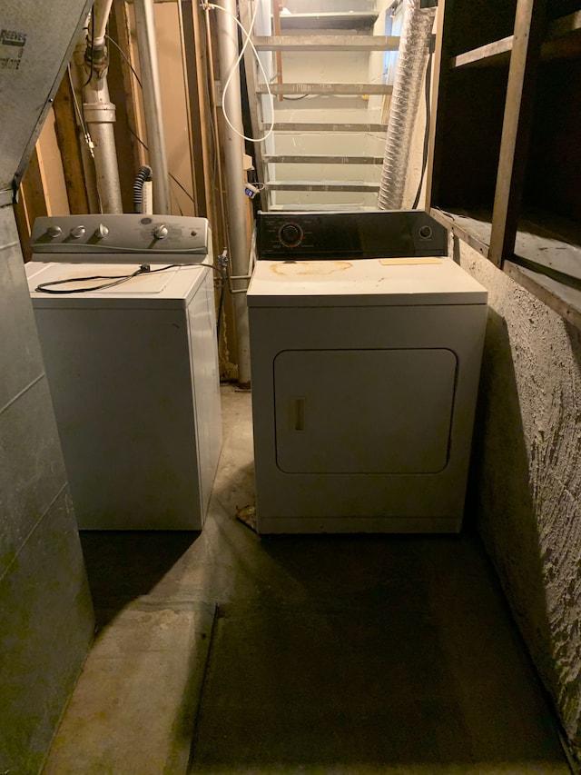 802 Dupont St, Flint, MI 48504 - washroom with washing machine and clothes dryer and laundry area