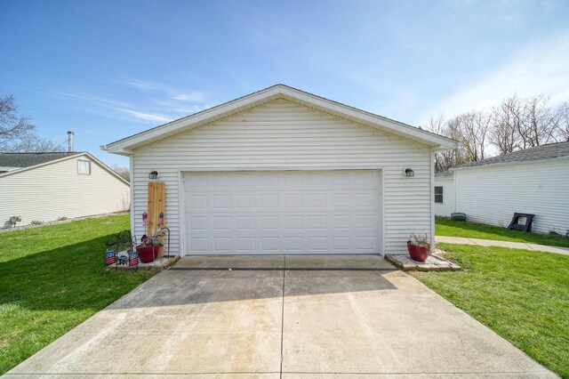 view of detached garage