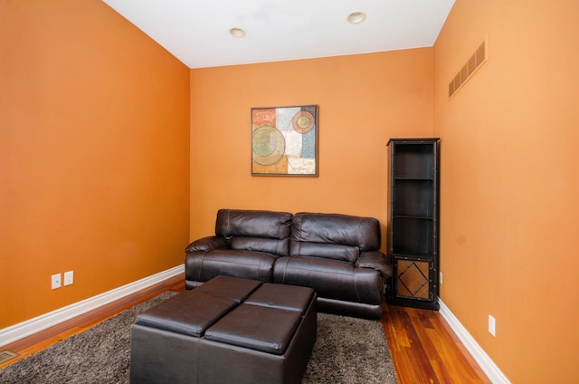 28909 Hidden Trl, Farmington Hills, MI 48331 - living area with wood finished floors and baseboards