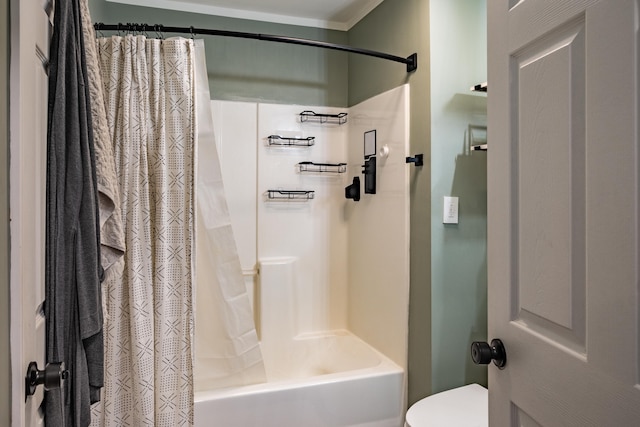 1242 Bay, Holly, MI 48442 - bathroom featuring shower / bathtub combination with curtain and toilet