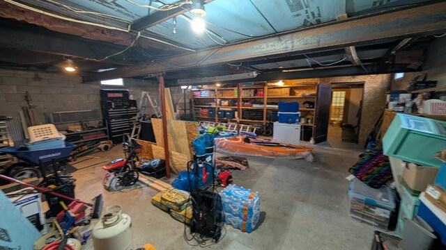 view of unfinished basement