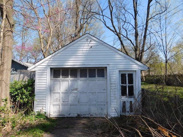 view of detached garage