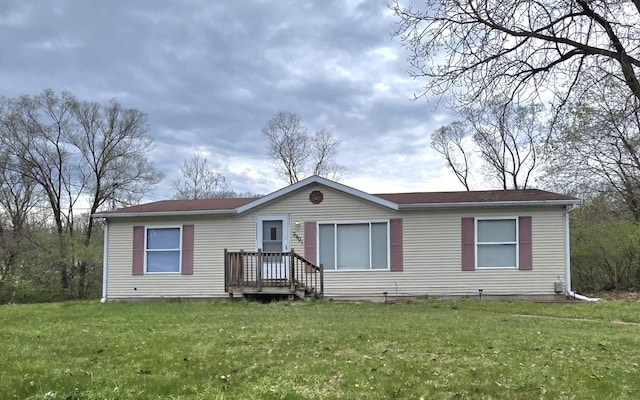 2401 Schippers Ln, Kalamazoo, MI 49048 - view of front of house with a front lawn