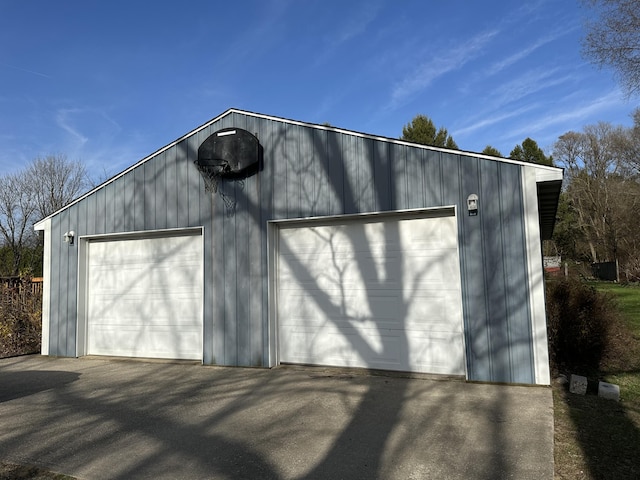 view of detached garage