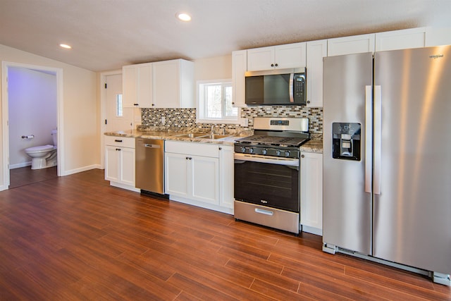 6820 W Shore Dr, Weidman, MI 48893
