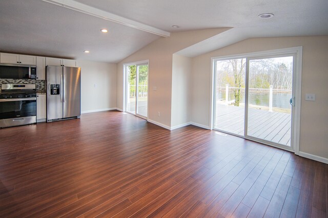 6820 W Shore Dr, Weidman, MI 48893