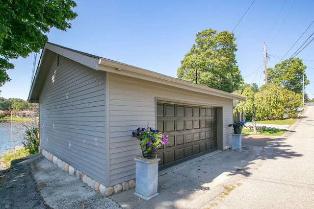 view of detached garage