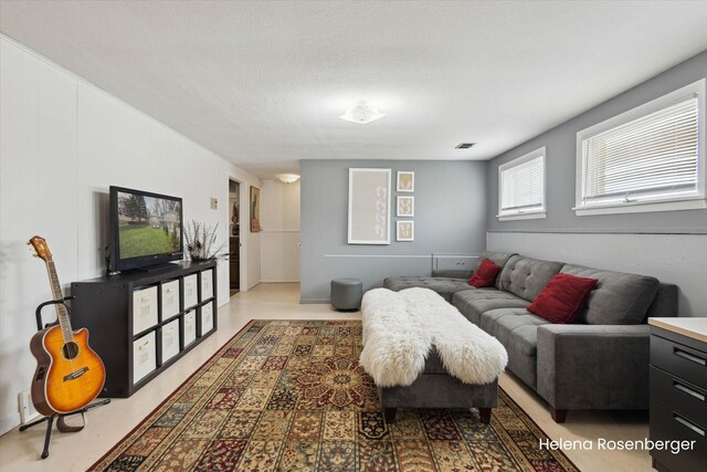 1456 54th St SE, Grand Rapids, MI 49508 - view of living room