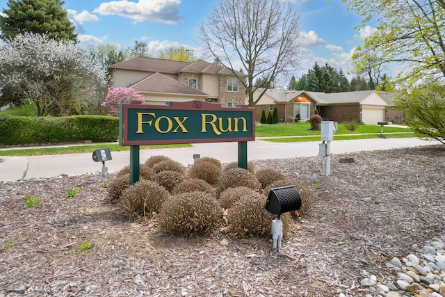 view of community / neighborhood sign