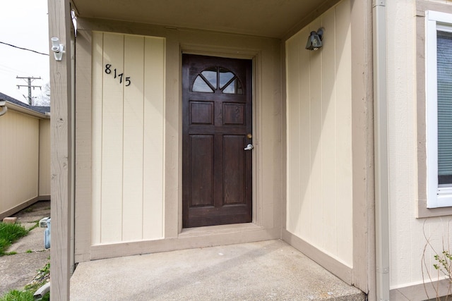 view of exterior entry