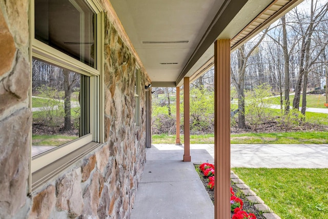 9315 Kingsley Dr, Onsted, MI 49265 - view of porch
