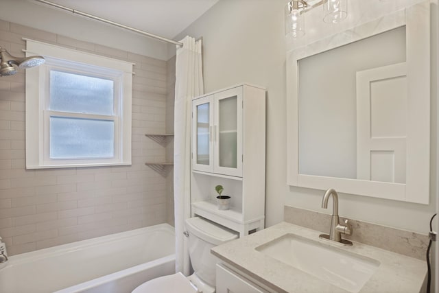 1743 Midland Rd, Bay City, MI 48706 - full bath with toilet, shower / tub combo with curtain, and vanity