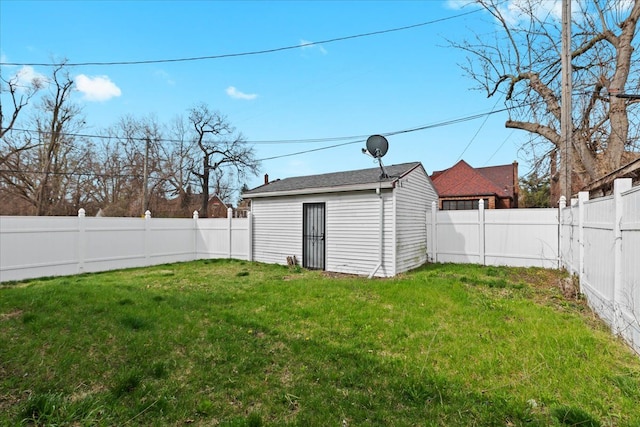 18603 Monica St, Detroit, MI 48221 - view of yard featuring a fenced backyard