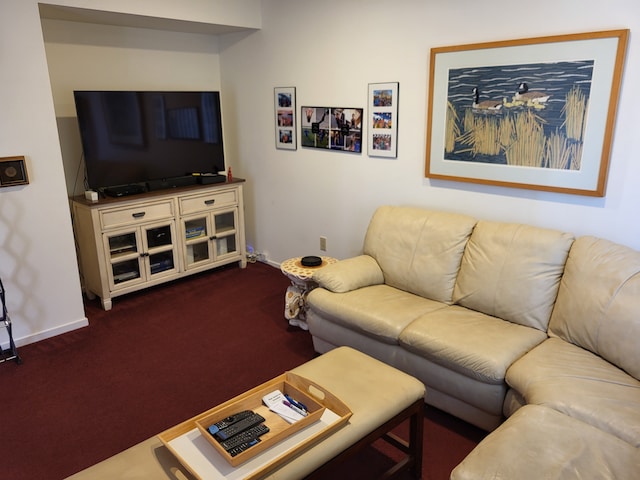 6358 Timberwood S, West Bloomfield, MI 48322 - living area featuring baseboards and dark colored carpet