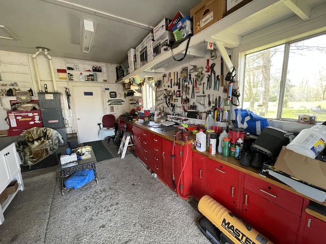 331 Jonesville Rd, Jonesville, MI 49250 - garage with a workshop area