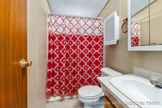 full bathroom with toilet, a textured ceiling, a shower with shower curtain, and vanity