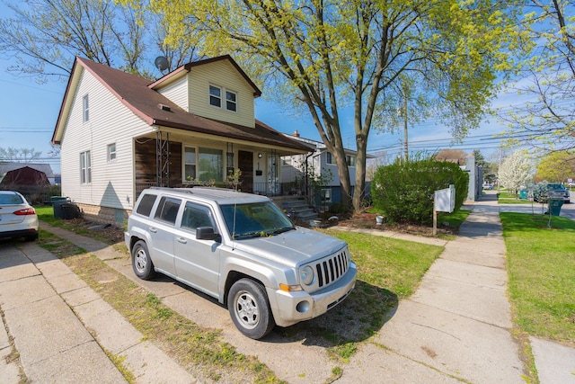view of front of property featuring a porch