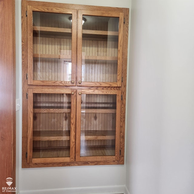 room details featuring baseboards