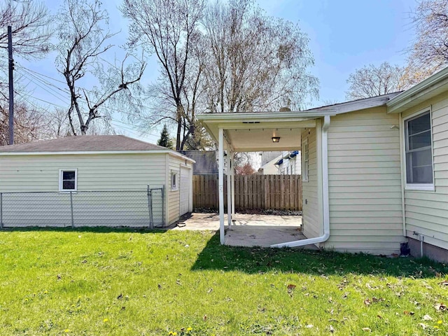 2408 N Mason St, Saginaw, MI 48602 - view of yard featuring a patio area