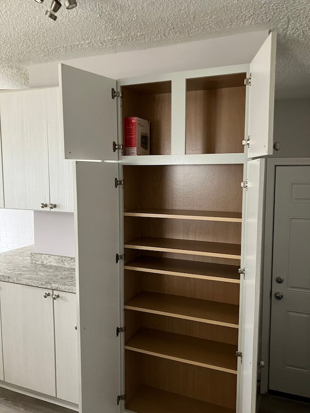 1271 Featherstone Rd, Pontiac, MI 48342 - view of storage area