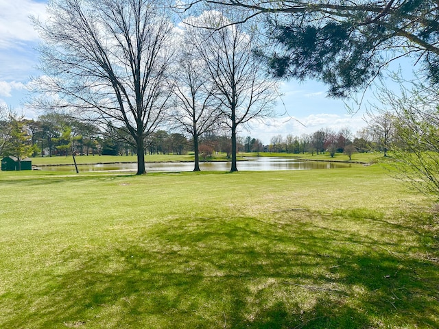 view of yard featuring a water view