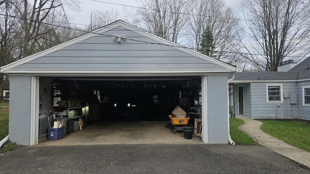 view of detached garage
