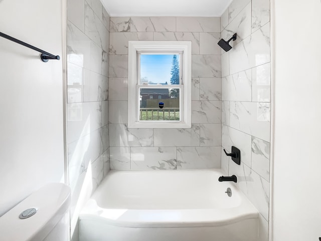 20612 Kingsville St, Harper Woods, MI 48225 - full bath featuring bathtub / shower combination