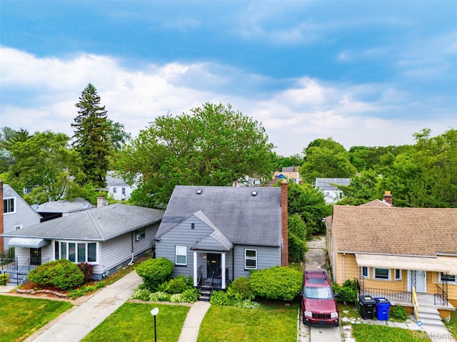 20186 Monte Vista St, Detroit, MI 48221 - bungalow-style house featuring a front yard