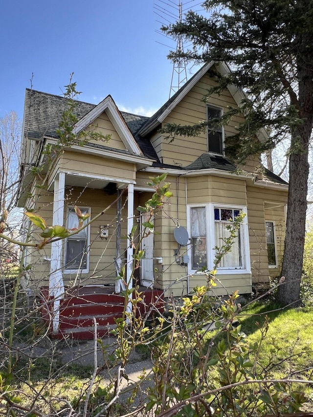 view of front of property