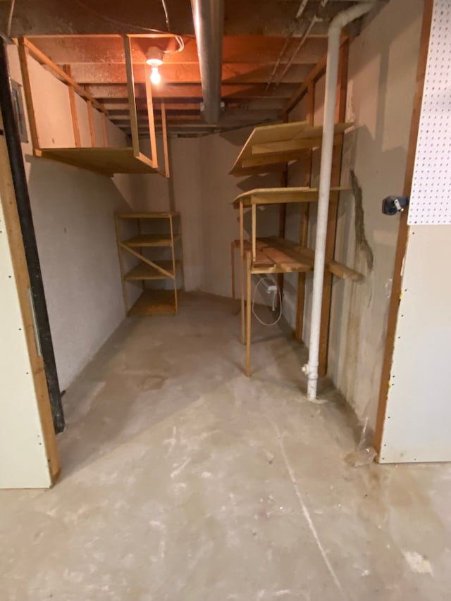 view of unfinished basement