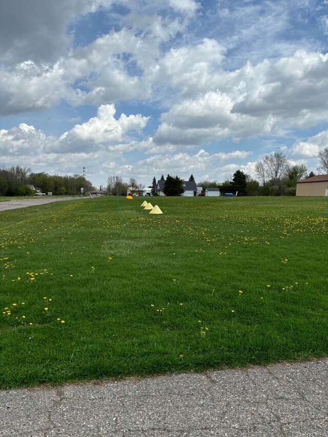 3844 Ann Dr, Flushing, MI 48433