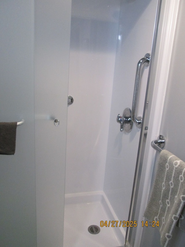 21800 Morley Ave Unit 403, Dearborn, MI 48124 - full bathroom with a shower stall
