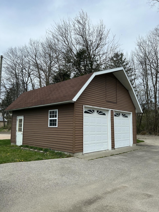 view of detached garage