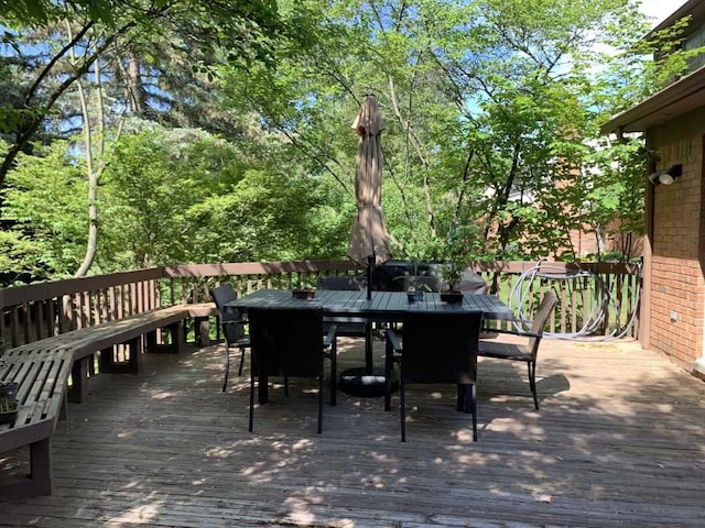 35315 Regency Ln, Farmington Hills, MI 48331 - wooden deck featuring outdoor dining space