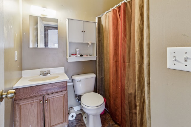 2602 Gratiot Ave, Port Huron, MI 48060 - full bath featuring vanity, toilet, and a shower with curtain