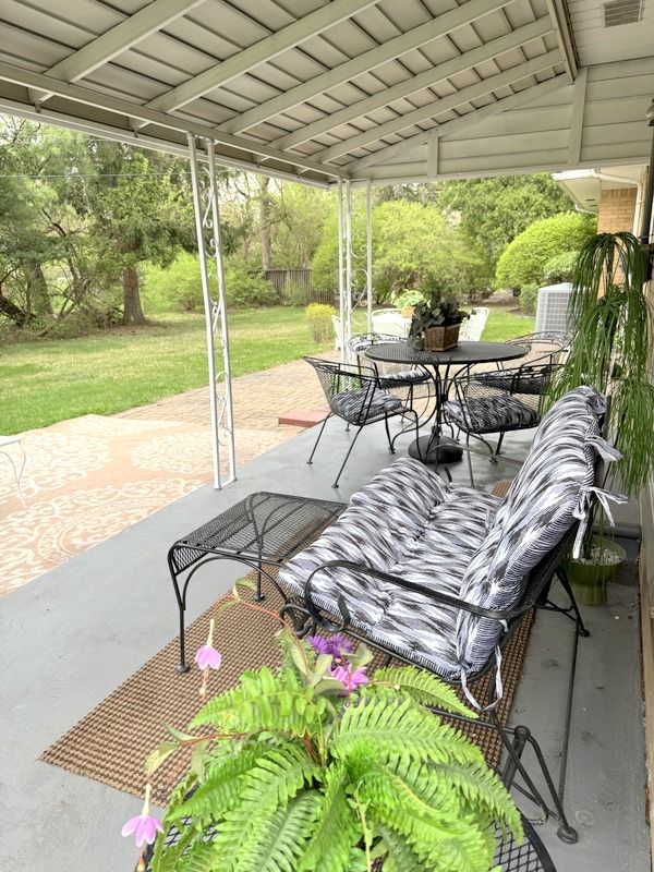 18337 Greenwald Dr, Southfield, MI 48075 - view of patio with outdoor dining space