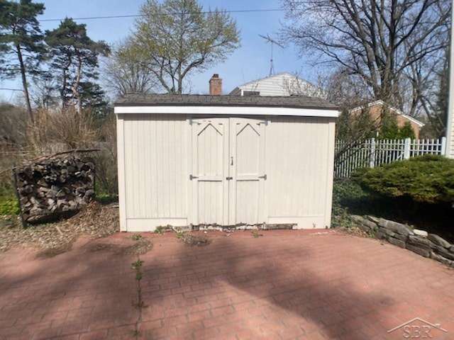 68 Davis Dr, Saginaw, MI 48602 - view of shed with fence