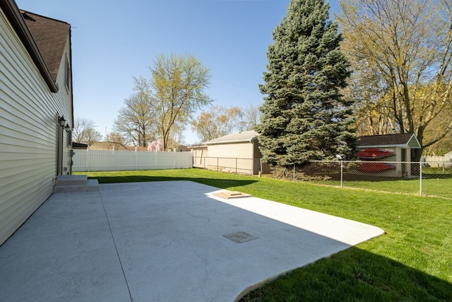 view of yard featuring a fenced backyard and a patio area