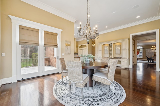 810 Highwood Dr, Bloomfield Hills, MI 48304 - dining space featuring baseboards, dark wood-style flooring, recessed lighting, ornamental molding, and a notable chandelier